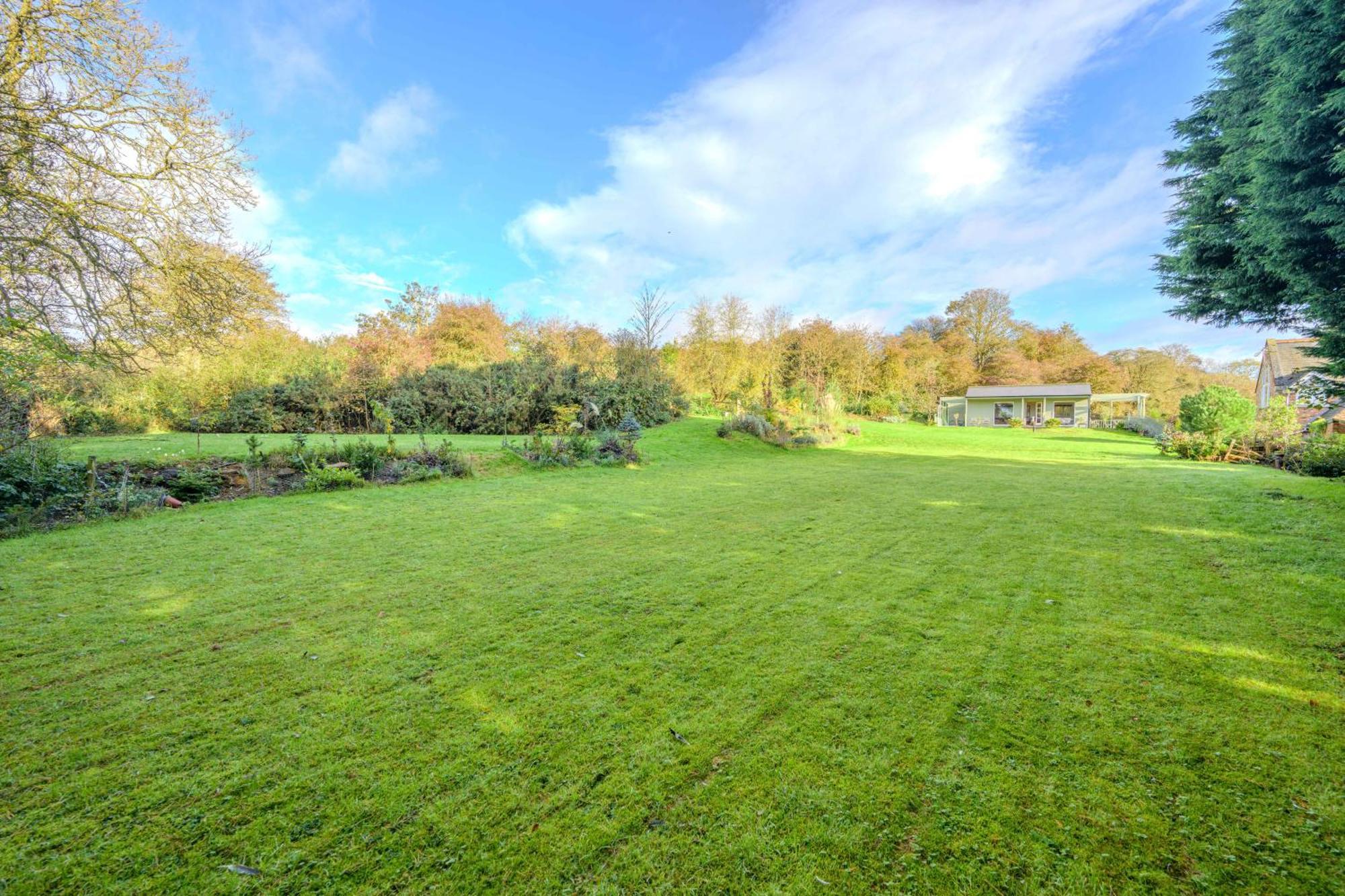 Country House With 7 Bedrooms And 3 Buildings マーケット・レーゼン エクステリア 写真